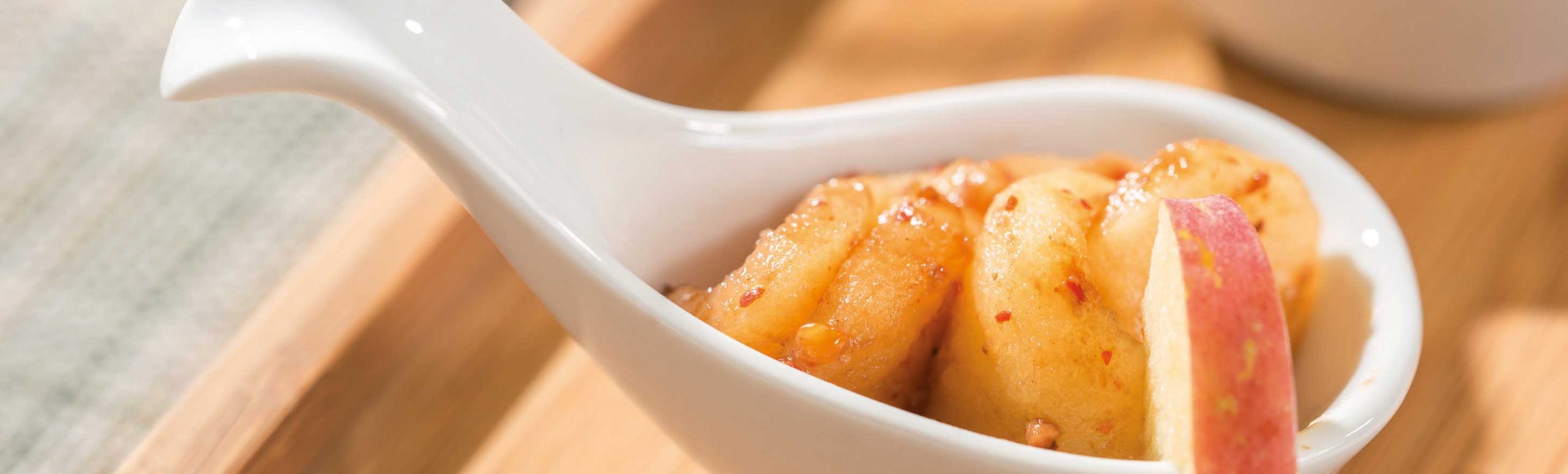 Apple and tamarind chutney